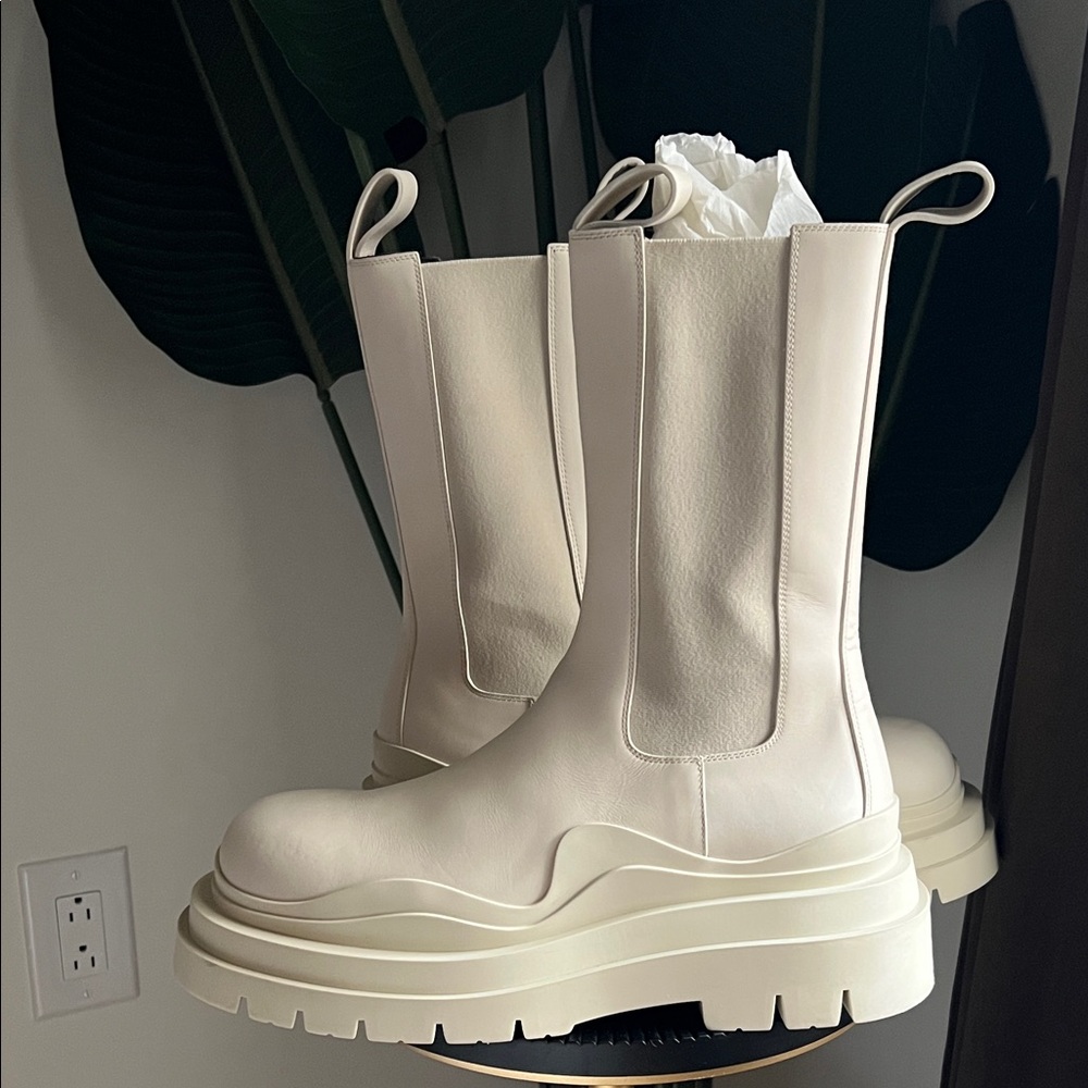 Bottega Veneta Cream Heeled Boots